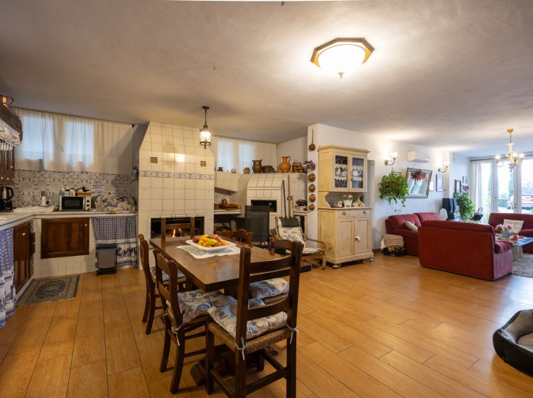 Villa in vendita, via di Fano  70, Reggello