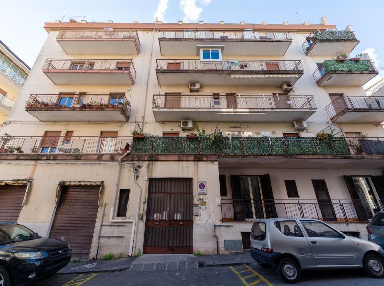 Bilocale in vendita, via Gaetano Donizetti  81, Picanello, Catania
