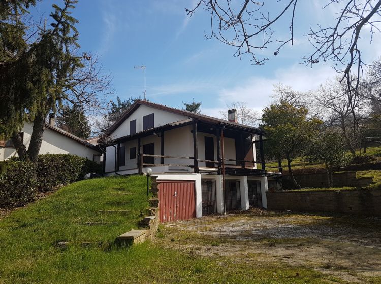 Villa in affitto, Strada Santa Maria, San Martino al Cimino, Viterbo