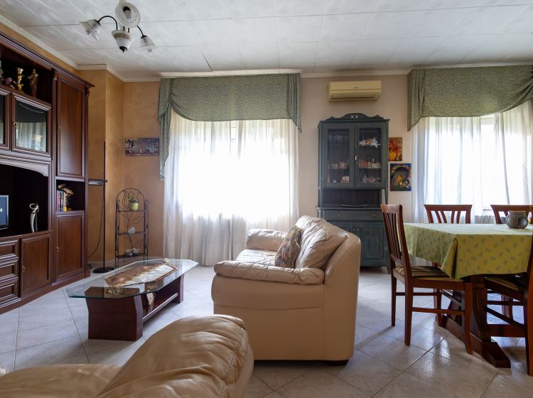 Villa in vendita, via Angitola  56, Santa Maria, Catanzaro