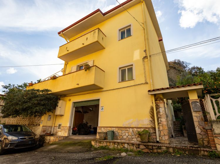 Villa in vendita, via Angitola  56, Santa Maria, Catanzaro