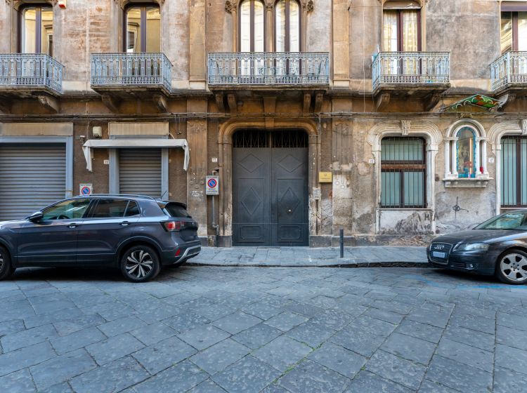 Bilocale in vendita, via Gabriello Carnazza  13, Centro Storico, Catania