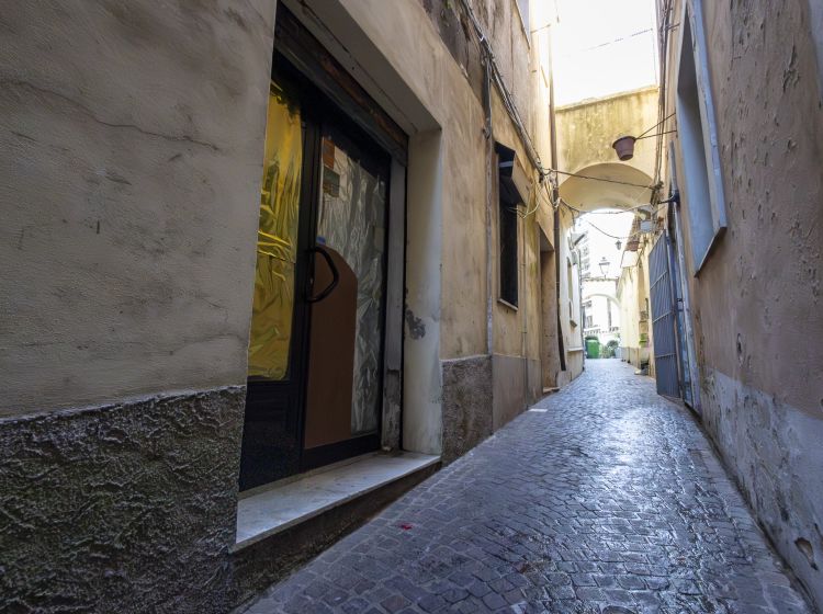 Negozio in vendita, Vico Piazza Mercanti  9, Centro Storico, Catanzaro