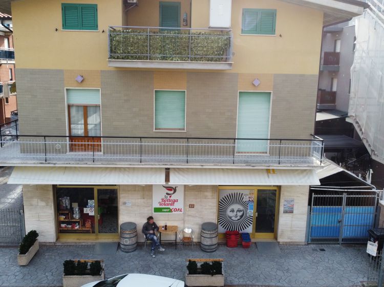 Attività / Licenza in vendita, via Trieste  37, Zona Mare, Alba Adriatica