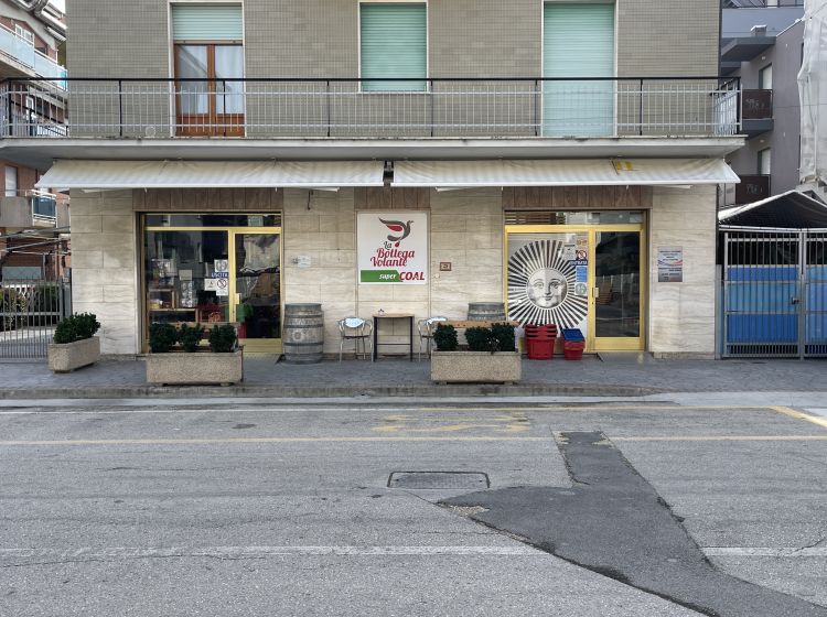Attività / Licenza in vendita, via Trieste  37, Zona Mare, Alba Adriatica