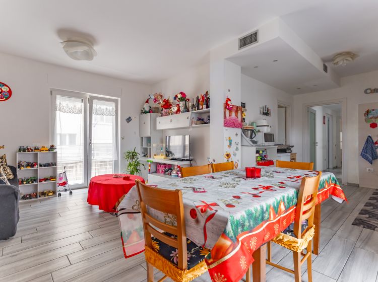 Trilocale in vendita, via Gabriele D'Annunzio  107, Acquaviva Delle Fonti