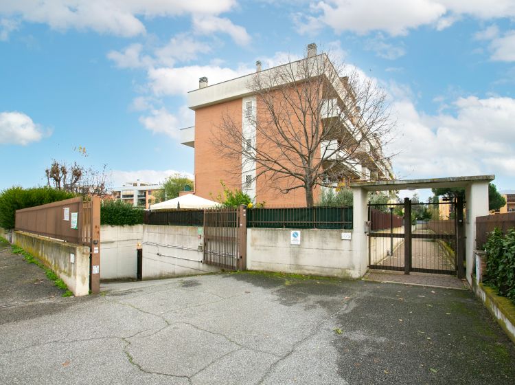 Trilocale in vendita, viale Attilio Bertolucci  105, Settecamini, Roma