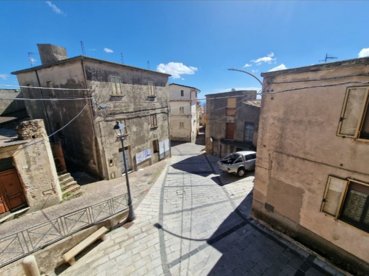 Negozio in vendita, Piazza Francesco Fragale, Andali