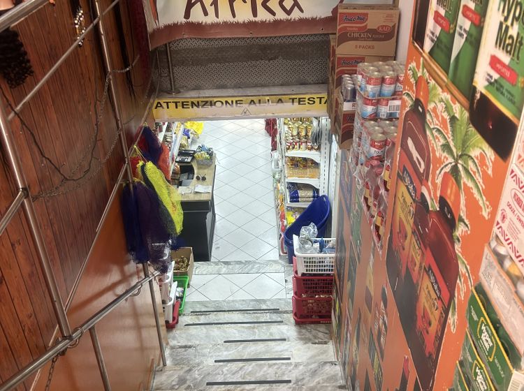 Negozio in vendita, via Bologna, Poggioreale, Napoli