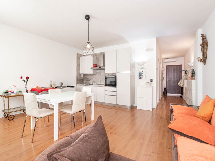 Bilocale in vendita, via A. Volta  39, Abano Terme