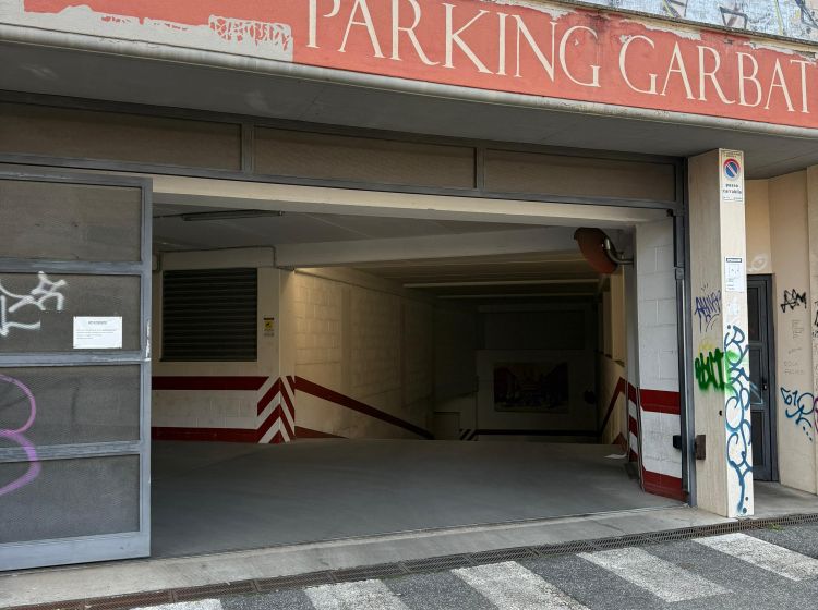 Box / Garage in vendita, via Giacinto Pullino  81a, Garbatella, Roma