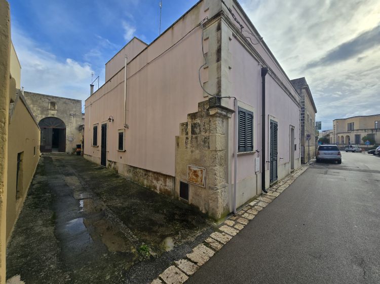 Magazzino o deposito in vendita, via Ludovico Ariosto, Spongano