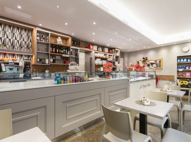 Negozio in vendita, via della Vittoria  8, Bonate Sopra