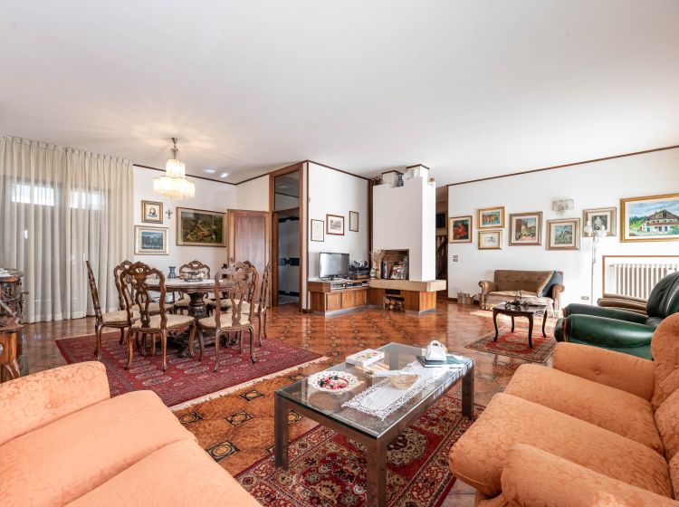 Villa in vendita, via Torino  20, Tencarola, Selvazzano Dentro