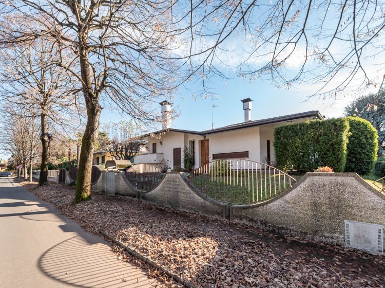 Villa in vendita, via Torino  20, Tencarola, Selvazzano Dentro