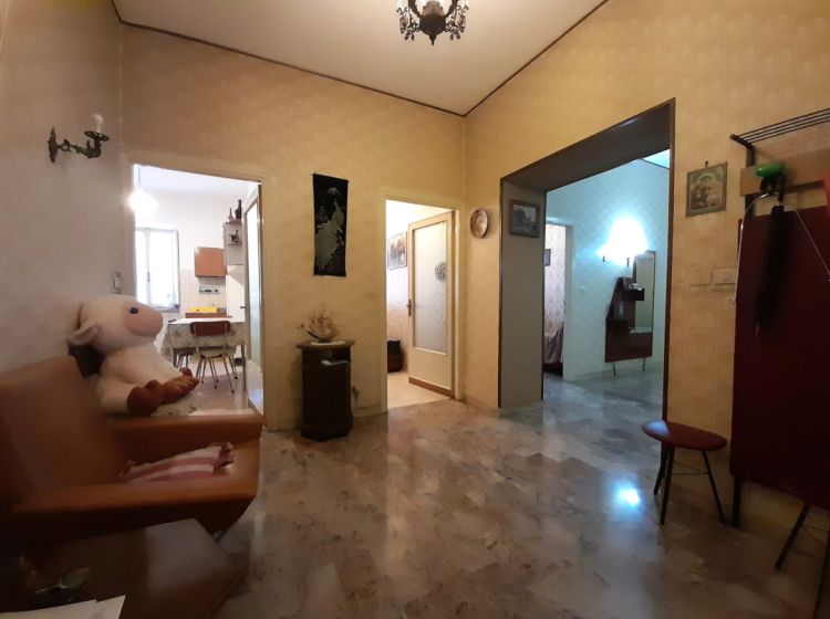 Trilocale in vendita, via Roma  35, Acquapendente