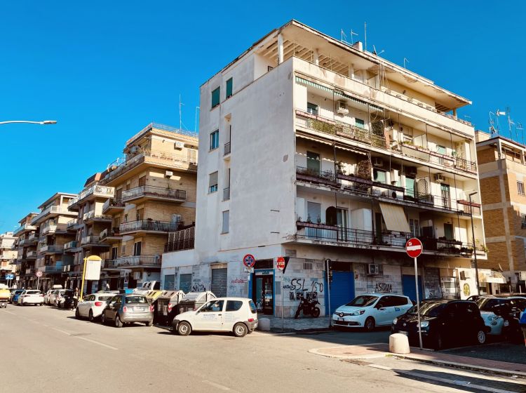 Bilocale in vendita, via Pietro Maffi, Torrevecchia, Roma