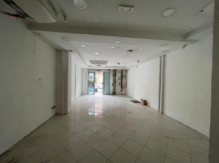 Negozio in affitto, via dei Goti  7, Angri