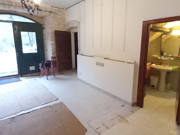 Negozio in vendita, via Camponocecchio 15, Genga