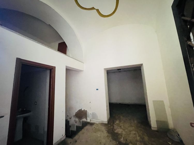 Negozio in vendita, via Costantino Astarita  43, Pagani