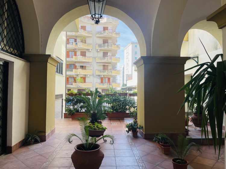 Negozio in vendita, via Costantino Astarita  43, Pagani