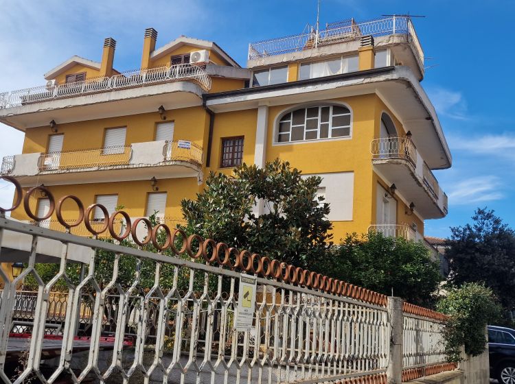 Studio in affitto, via Mazzini  73, Montepaone Lido, Montepaone