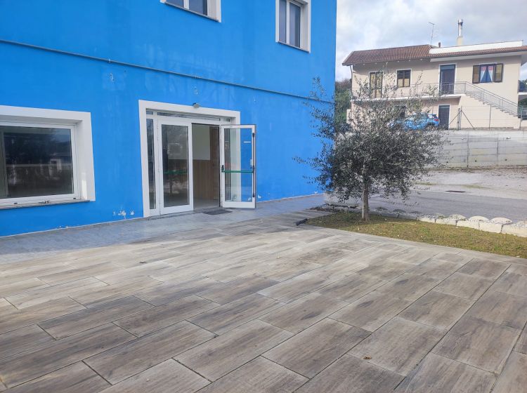 Negozio in affitto, via del Villino, Alanno Scalo, Alanno