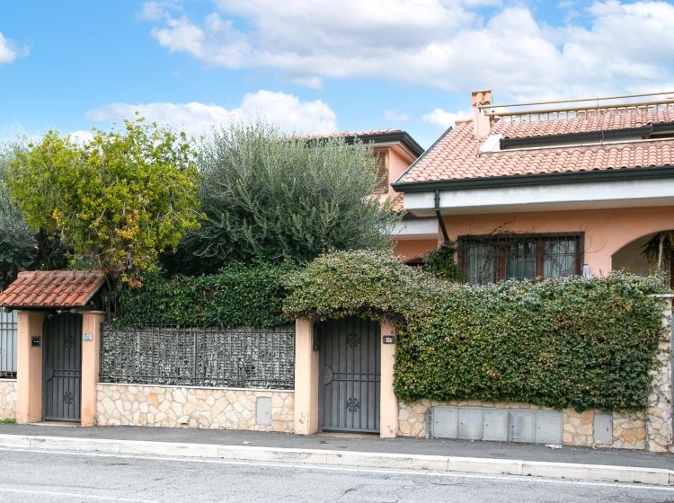 Villa in vendita, viale Valle dell'Aniene  10, Marco Simone, Guidonia Montecelio