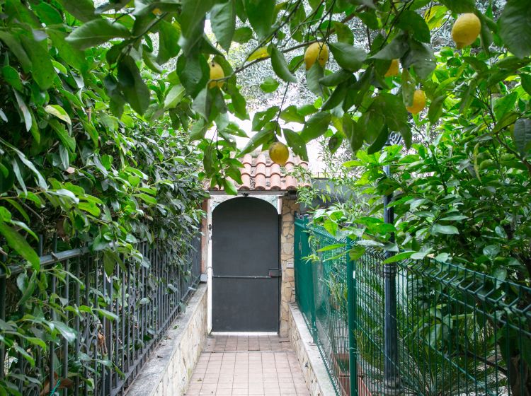 Villa in vendita, viale Valle dell'Aniene  10, Marco Simone, Guidonia Montecelio