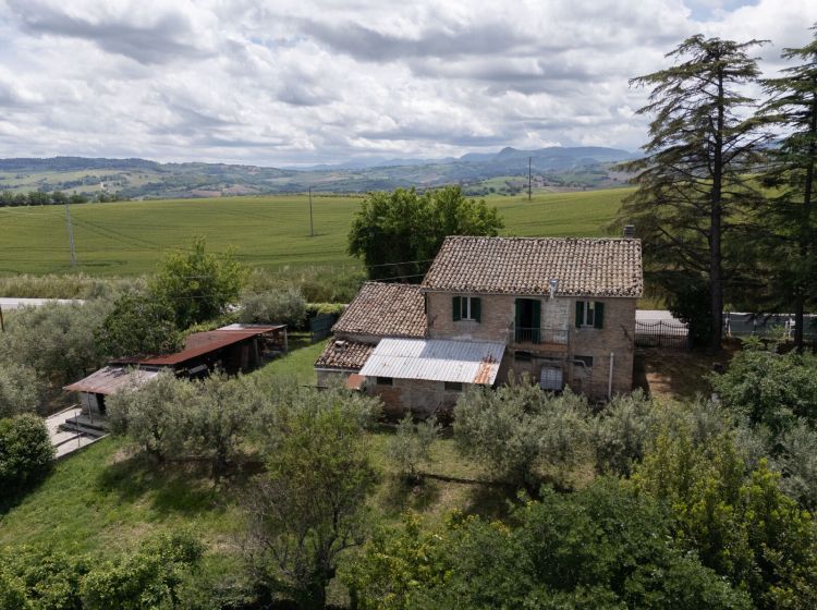 Casale in vendita, Frazione Montale  136, Arcevia