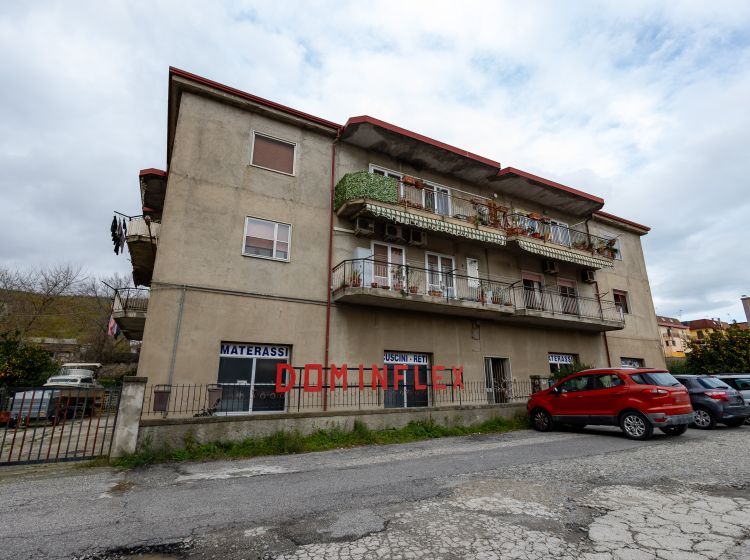 Trilocale in vendita, via Conti di Loritello  9/B, Santa Maria, Catanzaro