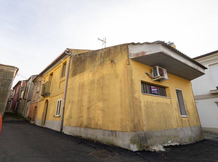 Trilocale in vendita, via Giacomo Matteotti  20, Caraffa Di Catanzaro