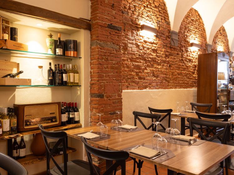 Attività / Licenza in vendita, Piazza Francesco Carrara  16, Centro, Pisa