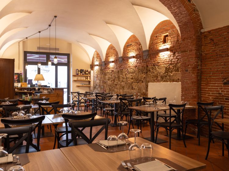 Attività / Licenza in vendita, Piazza Francesco Carrara  16, Centro, Pisa