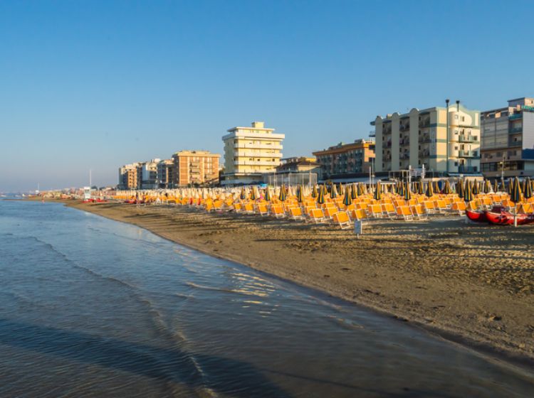 Stabile o palazzo in vendita, via Plava  12, Bellaria, Bellaria-igea Marina