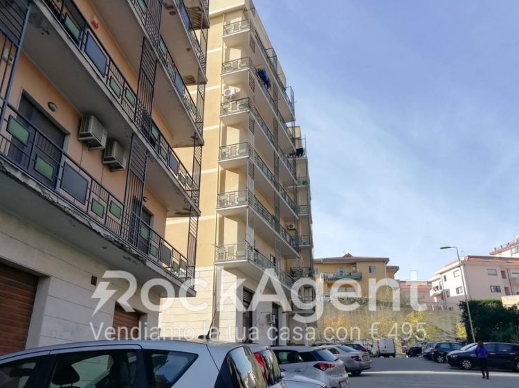 Quadrilocale in vendita, via Cesare Sinopoli 55, Catanzaro