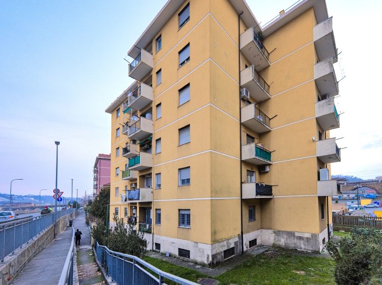 Bilocale in vendita, via S. Ambrogio di Fegino  2b, Rivarolo, Genova