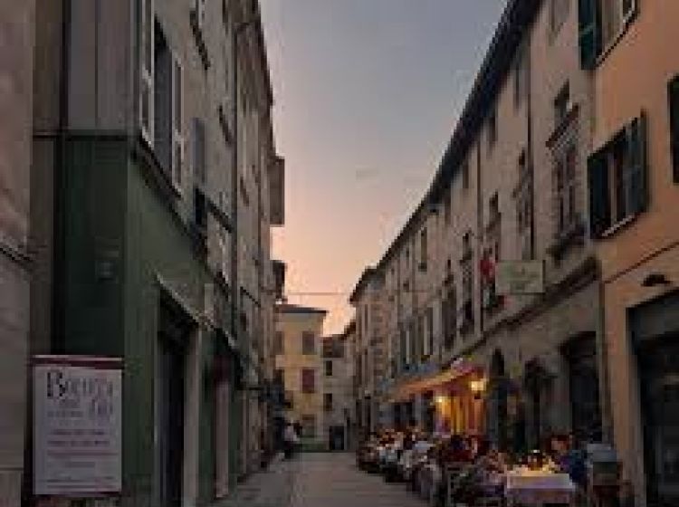 Appartamento in vendita, viale Vittorio Bottego, Borgo Val Di Taro