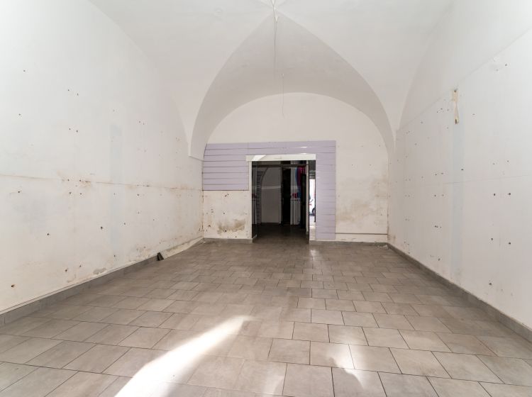 Negozio in vendita, via Giuseppe Garibaldi  161, Centro Storico, Catania