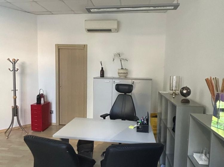 Ufficio in vendita, via Rolando dei Capelluti, Ospedale, Parma