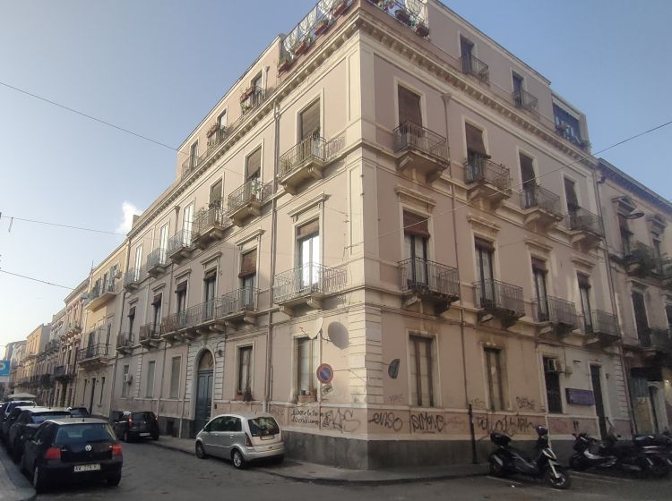 Bilocale in vendita, via E. A. Pantano  87, Tribunale, Catania