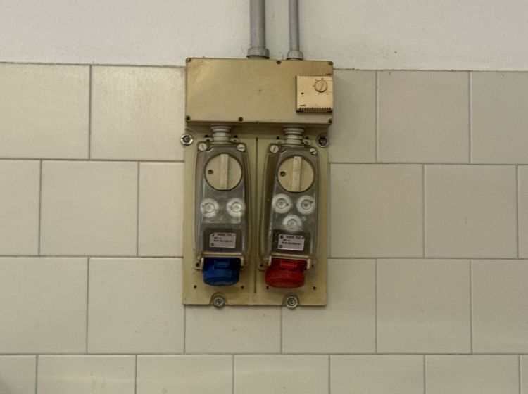 Capannone in affitto, via Naufraghi del Galilea, Sala Baganza