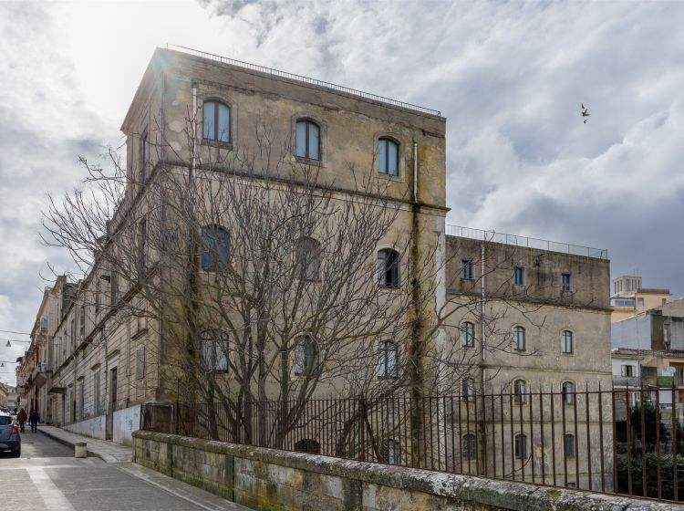 Albergo in vendita, via Traspontino  1, Centro, Ragusa