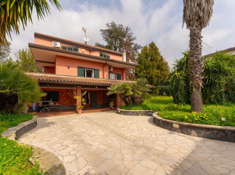 Villa in vendita, via Pietro Maroncelli  8, Trecastagni