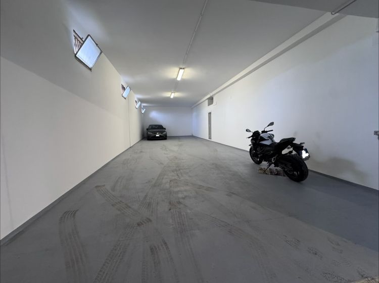 Magazzino o deposito in vendita, via Virginia Agnelli  52, Colli Portuensi, Roma