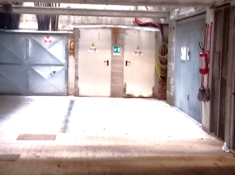 Magazzino o deposito in vendita, via Giacomo Brodolini  30, Fabriano