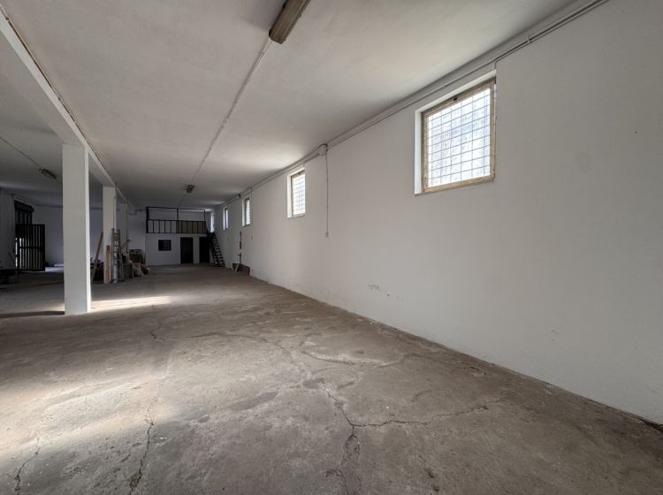 Magazzino o deposito in vendita, via Vittorio Alpe, Trigoria, Roma