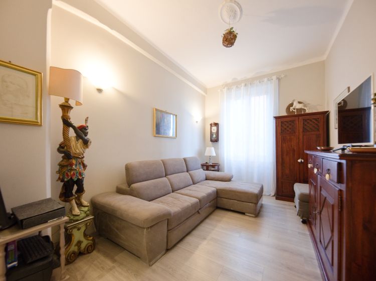 Bilocale in vendita, via Gian Battista Monti  36, Sampierdarena, Genova