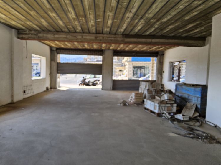 Negozio in vendita, Corso G. Garibaldi  366, Siderno