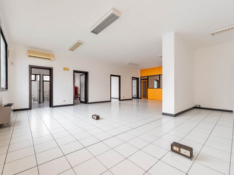 Ufficio in vendita, via F. Petrarca  37, Piove Di Sacco